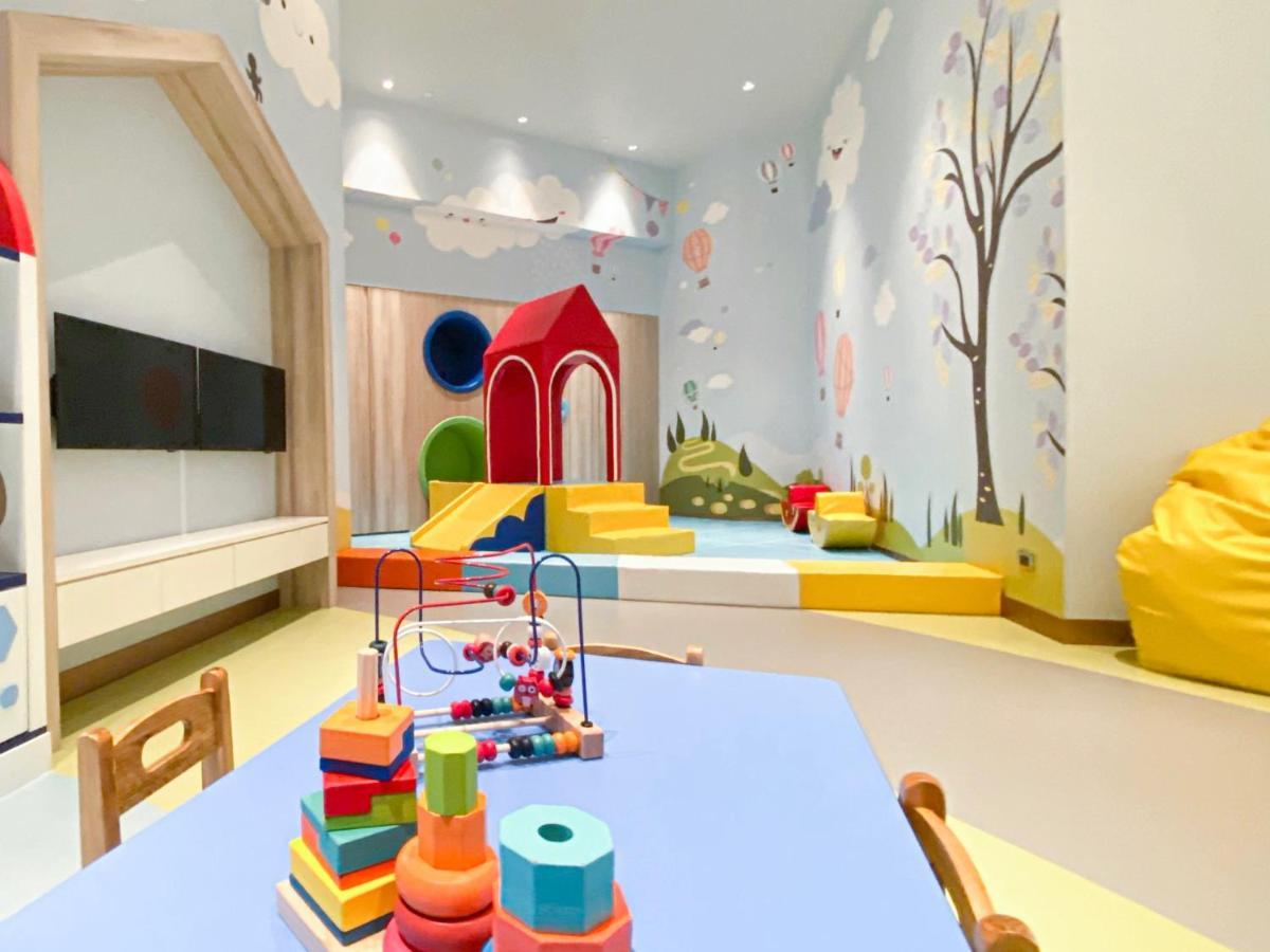 Chatrium Grand Bangkok Exteriör bild A nursery