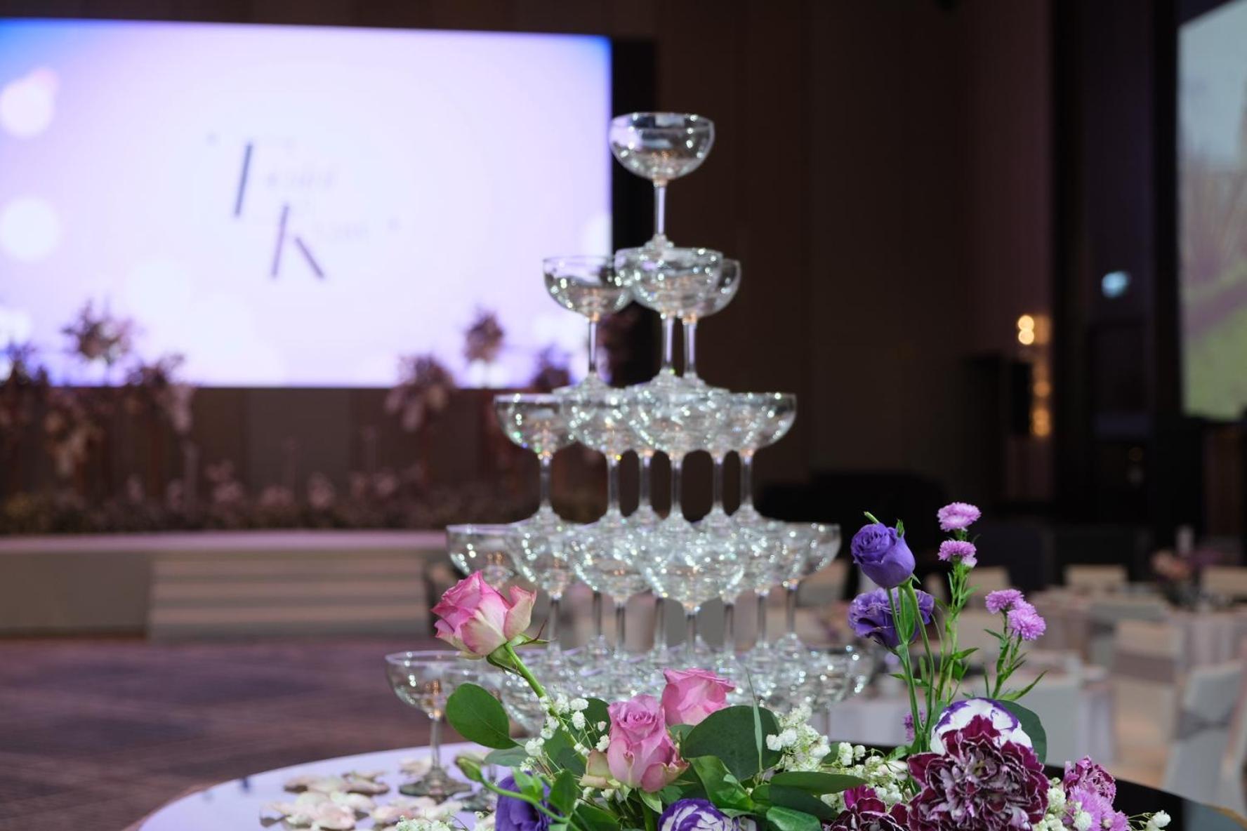 Chatrium Grand Bangkok Exteriör bild Champagne fountain