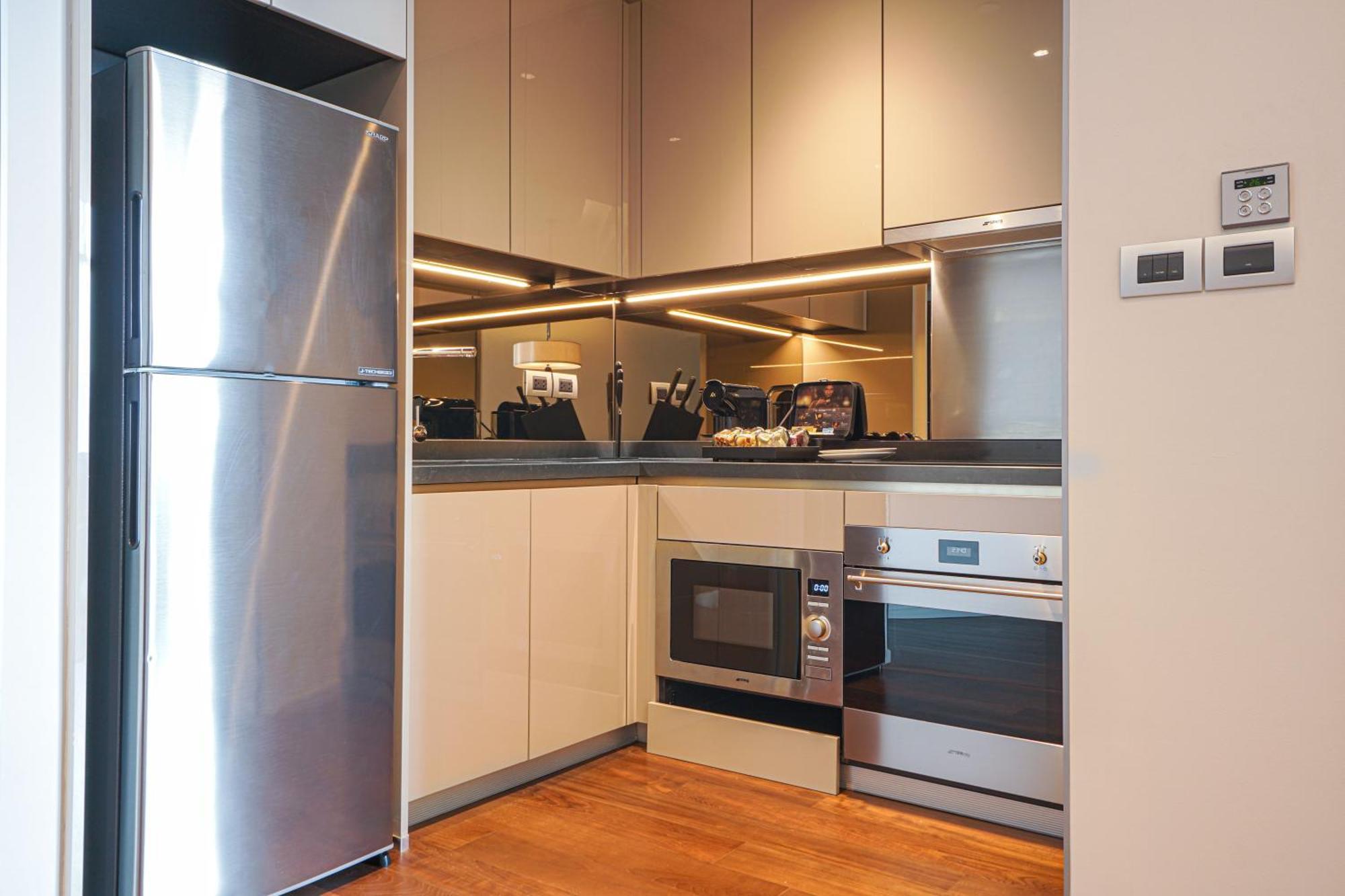 Chatrium Grand Bangkok Exteriör bild A modern kitchen