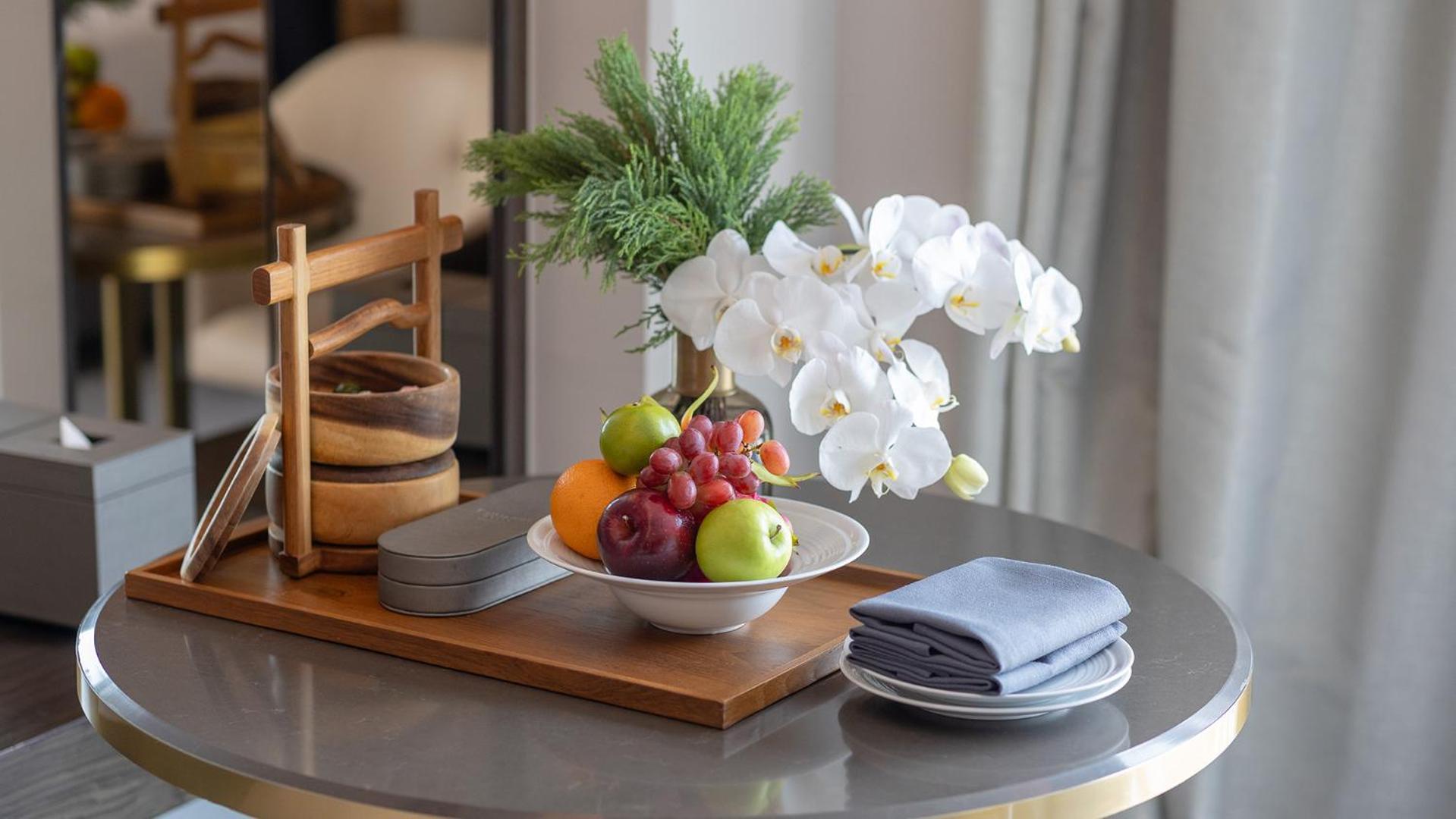Chatrium Grand Bangkok Exteriör bild Fruit platter